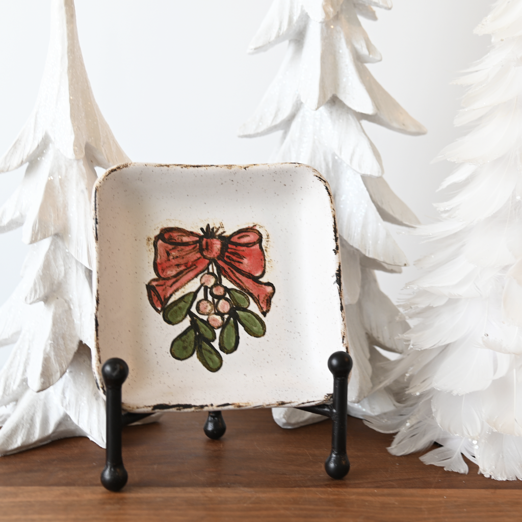 Merry Mistletoe Dish - TheMississippiGiftCompany.com