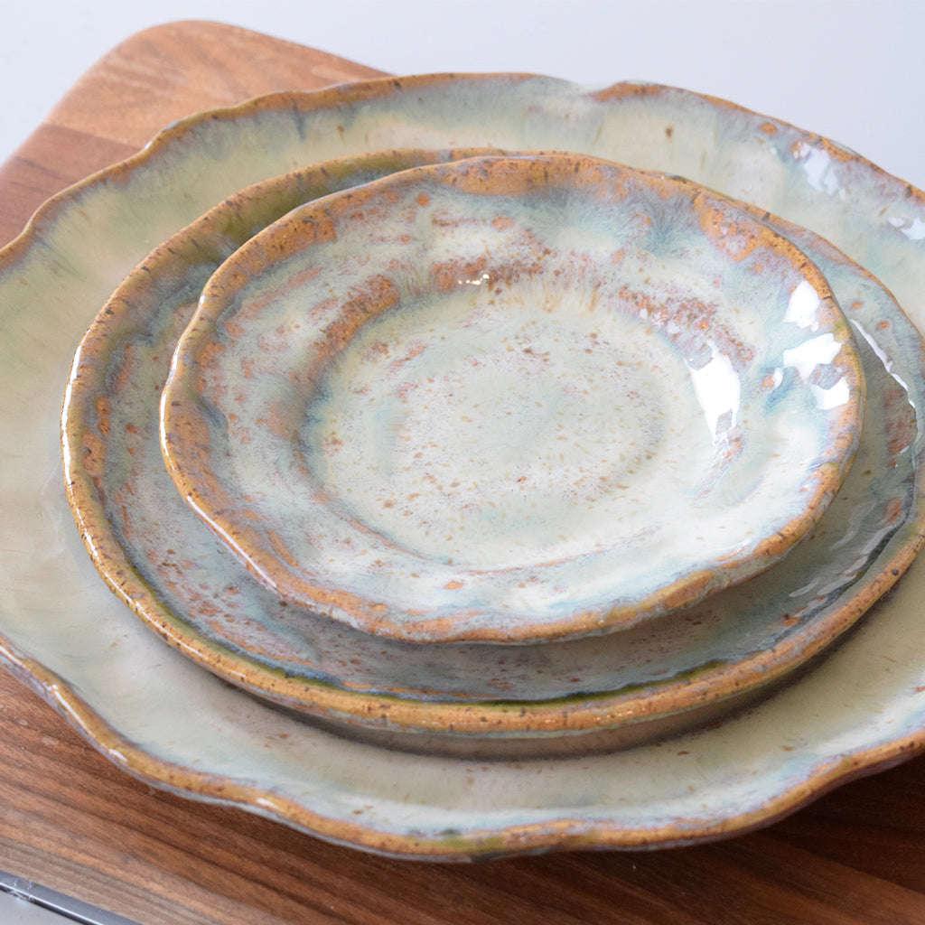 Muchelney Pottery ディナープレート（B） リーヴズ ディナープレート 深緑 | 白山陶器直営オンラインストア