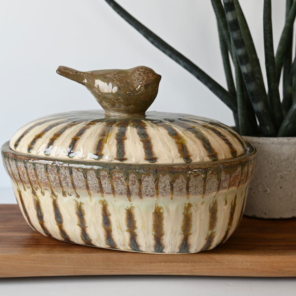 Good Earth Pottery Large Casserole Sparrow