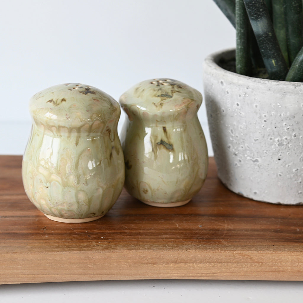 Good Earth Pottery Salt Pepper Set Celery