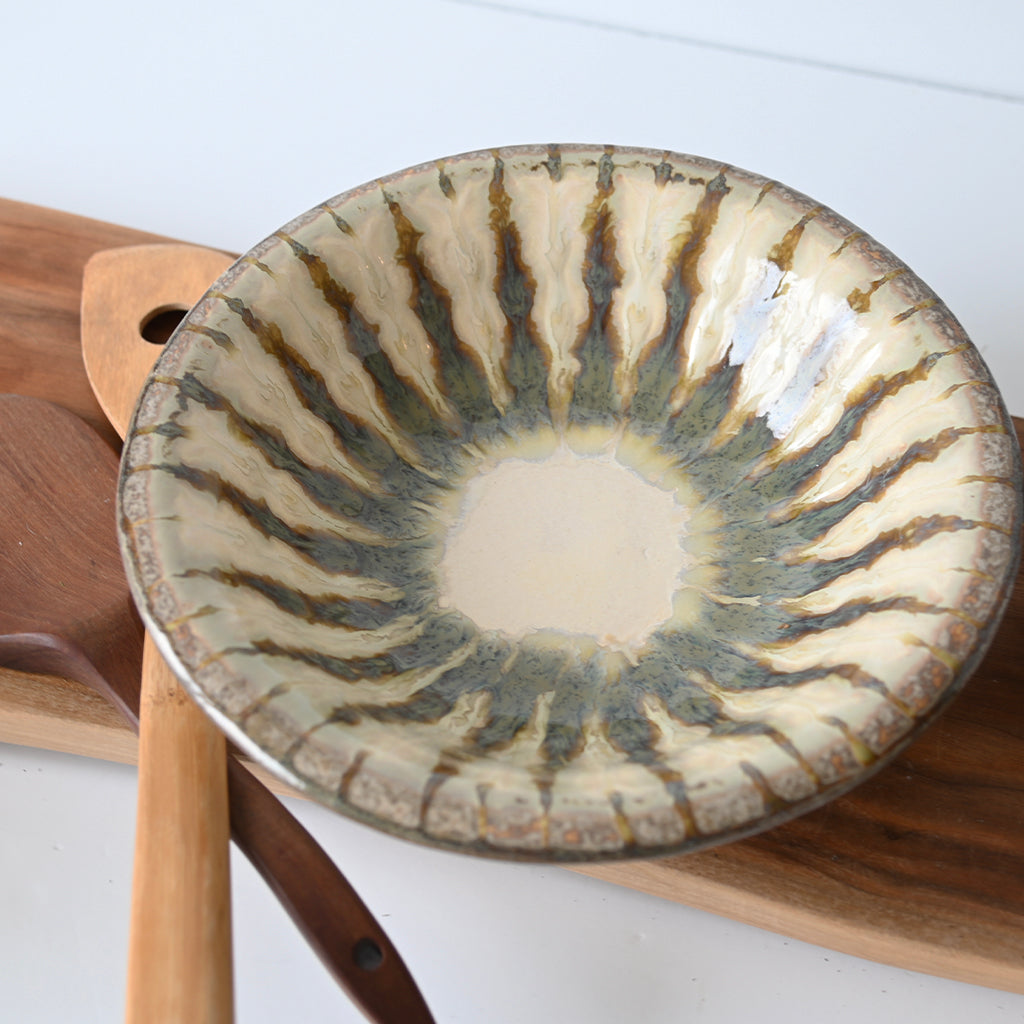 Good Earth Pottery Veggie Bowl Sparrow