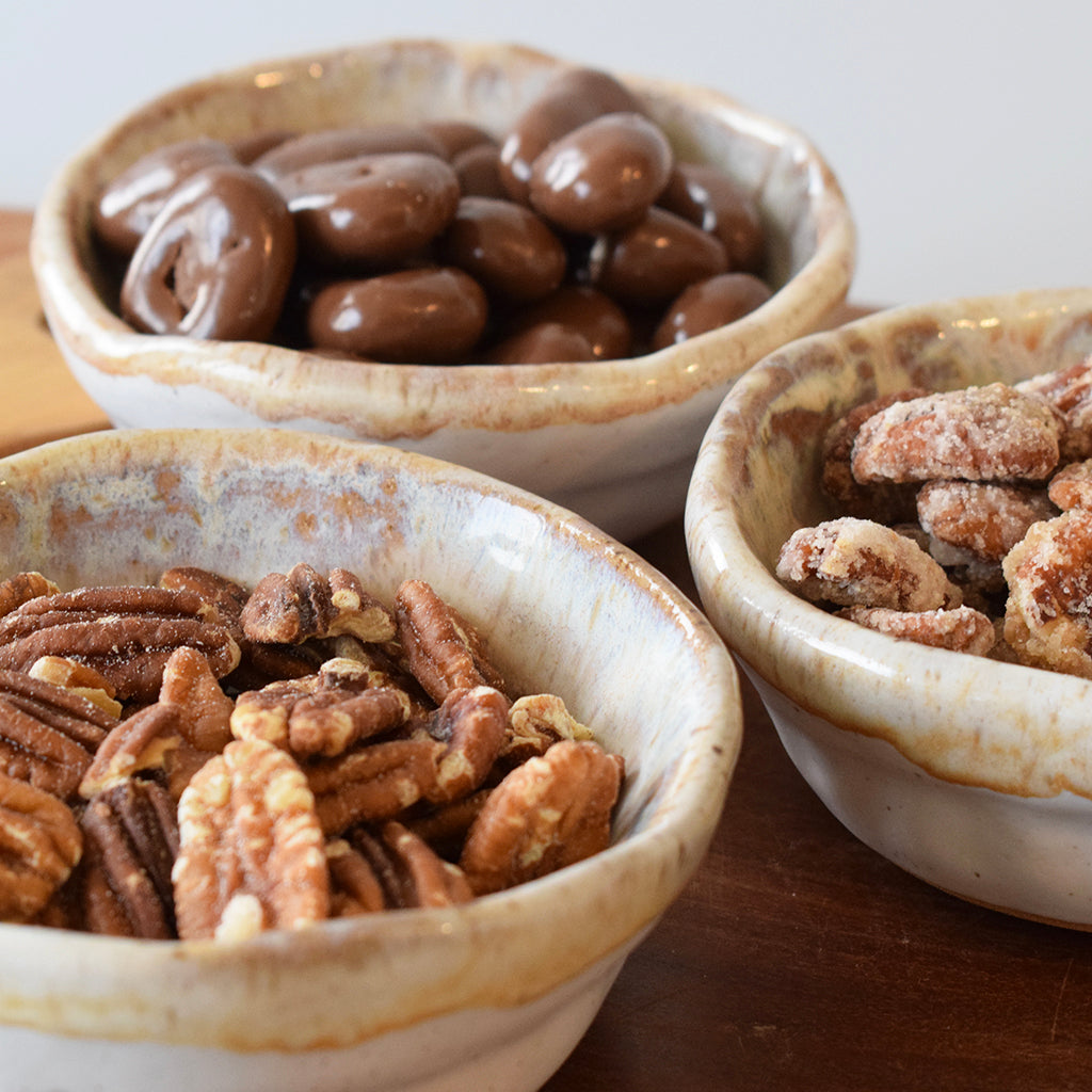 Pecan Sampler Tin 3 lb. - TheMississippiGiftCompany.com