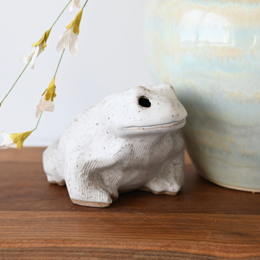 Large Frog White - TheMississippiGiftCompany.com